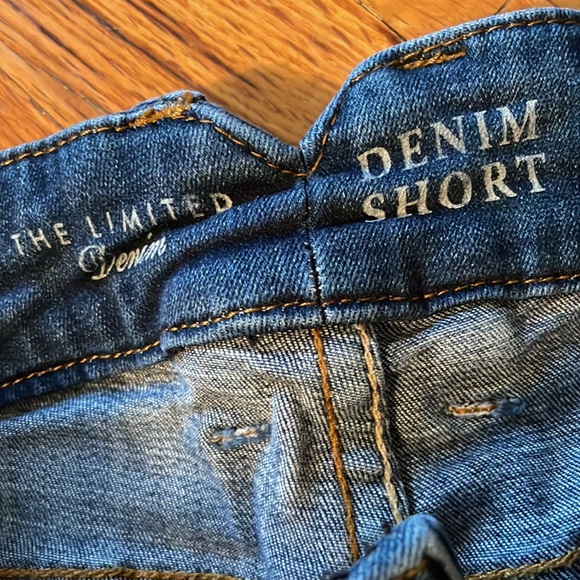 Women’s Jean shorts! - Picture 2 of 7